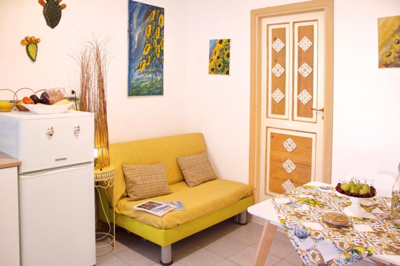 Апартаменты Bilocale Holiday Taormina Centro Экстерьер фото